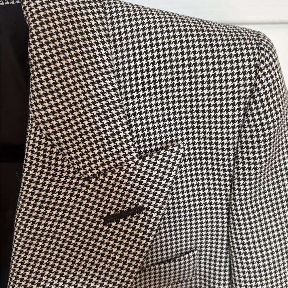 Alexander McQueen. Stunning Houndstooth Blazer. Impeccable like new condition. - Picture 16 of 16